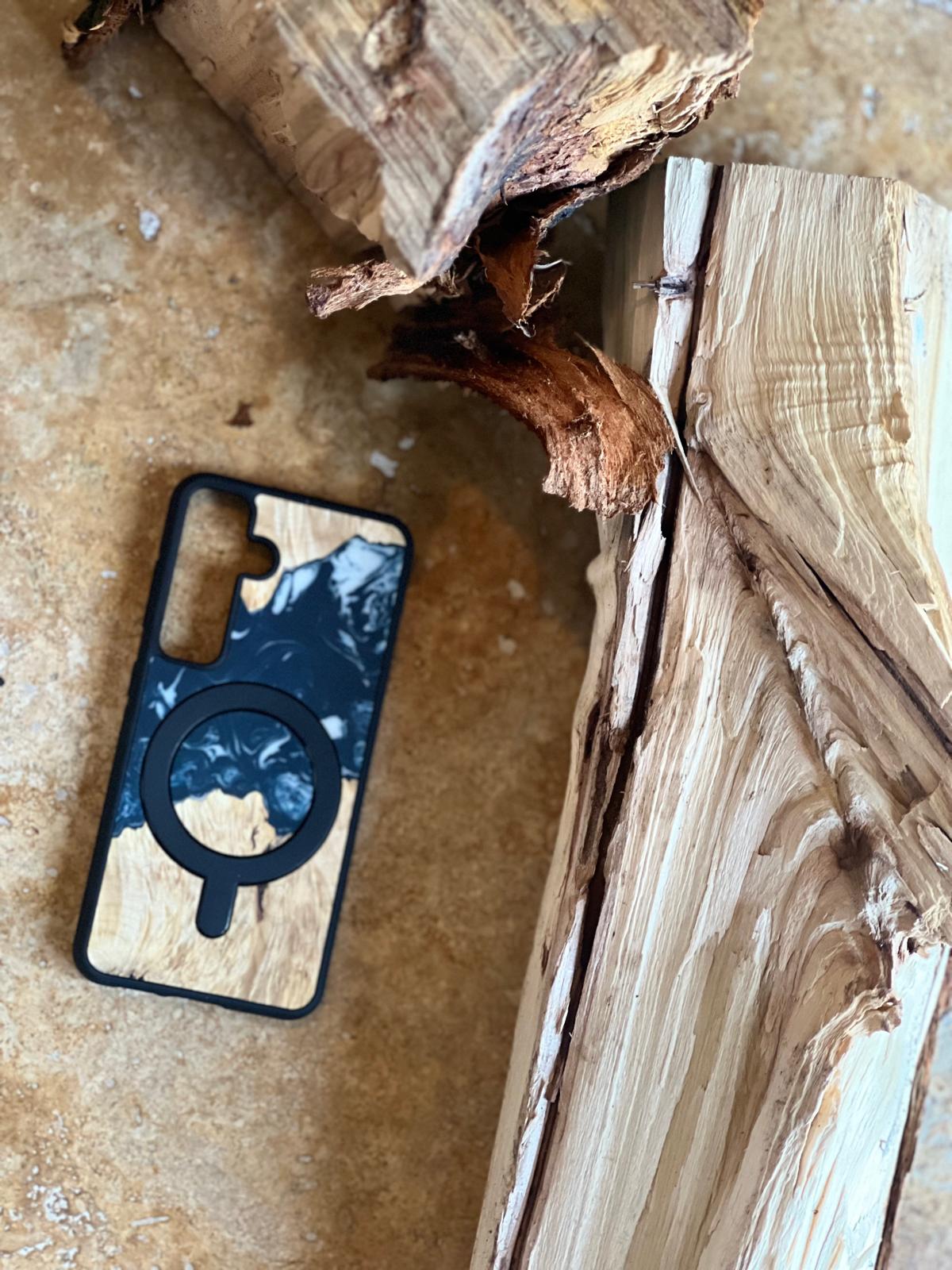 Husa BeWood Lemn Natural si Rasina, Unicat, Samsung S24 -Albastru-Aer - 4 | YEO